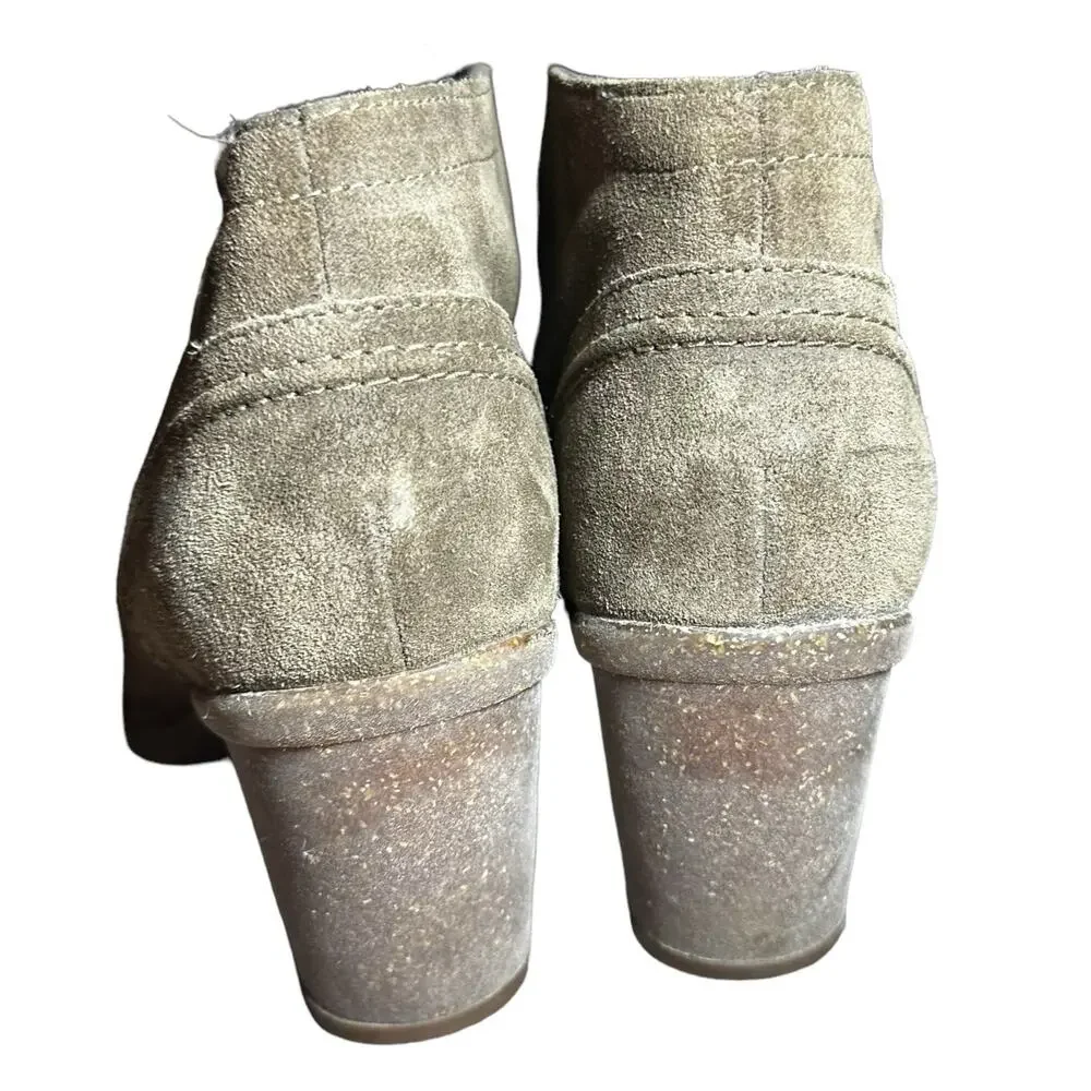 Clarks Artisan Carleta Lyon Taupe chunky heel lace up heeled booties sz 9 1/2